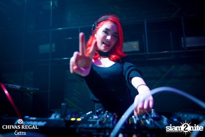 Lydia Live ที่ ดิฟเฟอร์ ผับ พัทยา — photo 109