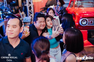 Ben Chalatit Live ที่ ซิกซ์ตี้ซิกซ์ สเตชั่น — photo 21