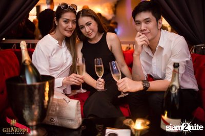 Nightfall Going Wild! at Luna Lounge — photo 36