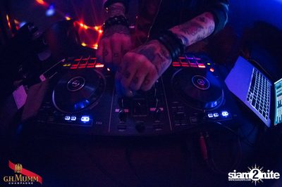 Nightfall Going Wild! at Luna Lounge — photo 85