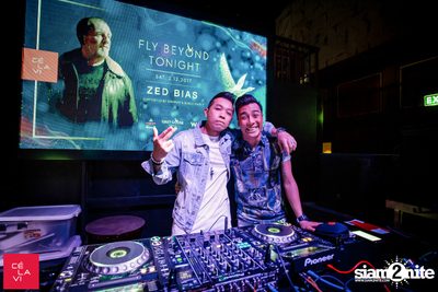 Supersonic Saturdays นำเสนอ DJ Groove ที่ เซ ลา วี — photo 1