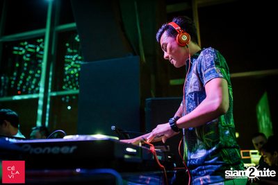 Supersonic Saturdays นำเสนอ DJ Groove ที่ เซ ลา วี — photo 30