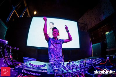 Supersonic Saturdays นำเสนอ DJ Groove ที่ เซ ลา วี — photo 49