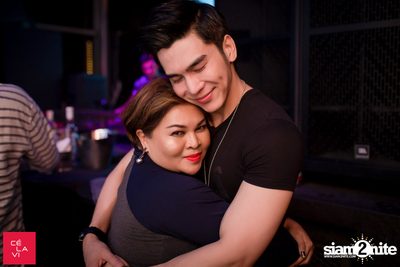 Supersonic Saturdays นำเสนอ DJ Groove ที่ เซ ลา วี — photo 50