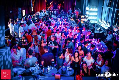 Supersonic Saturdays นำเสนอ DJ Groove ที่ เซ ลา วี — photo 51