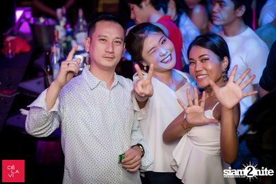 Supersonic Saturdays นำเสนอ DJ Groove ที่ เซ ลา วี — photo 78