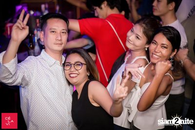 Supersonic Saturdays นำเสนอ DJ Groove ที่ เซ ลา วี — photo 79