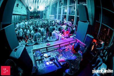 Supersonic Saturdays นำเสนอ DJ Groove ที่ เซ ลา วี — photo 83