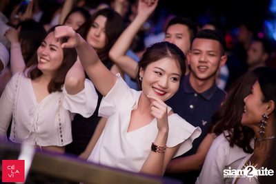 Supersonic Saturdays นำเสนอ DJ Groove ที่ เซ ลา วี — photo 87