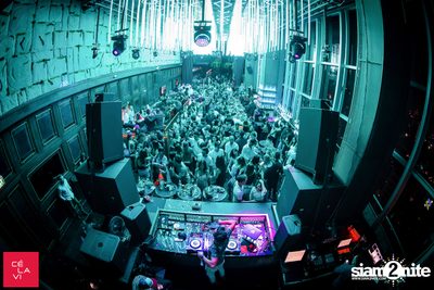 Supersonic Saturdays นำเสนอ DJ Groove ที่ เซ ลา วี — photo 91