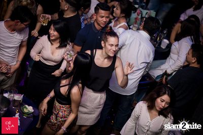 Supersonic Saturdays นำเสนอ DJ Groove ที่ เซ ลา วี — photo 95