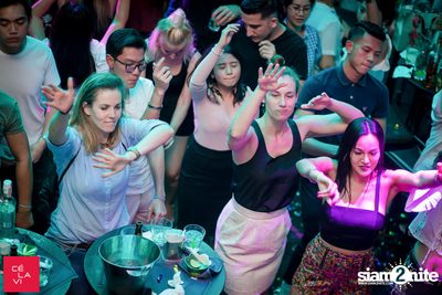 Supersonic Saturdays นำเสนอ DJ Groove ที่ เซ ลา วี — photo 96