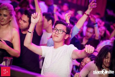 Supersonic Saturdays นำเสนอ DJ Groove ที่ เซ ลา วี — photo 101