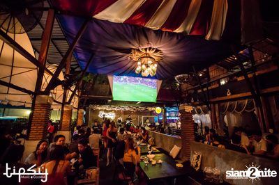 Oat Pramote at Tipsy Bkk — photo 9
