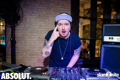 DJ Oskar ที่ เบียร์เฮาส์ | ฮิลตัน หัวหิน รีสอร์ท แอนด์ สปา — photo 38