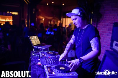 DJ Oskar ที่ เบียร์เฮาส์ | ฮิลตัน หัวหิน รีสอร์ท แอนด์ สปา — photo 41