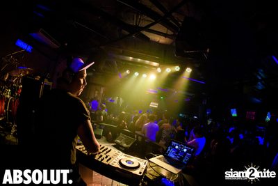 DJ Oskar ที่ เบียร์เฮาส์ | ฮิลตัน หัวหิน รีสอร์ท แอนด์ สปา — photo 49