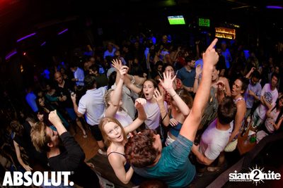 DJ Oskar ที่ เบียร์เฮาส์ | ฮิลตัน หัวหิน รีสอร์ท แอนด์ สปา — photo 53