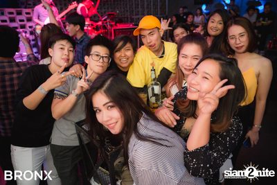 สิงโต นำโชค ที่ บรองซ์ — photo 140