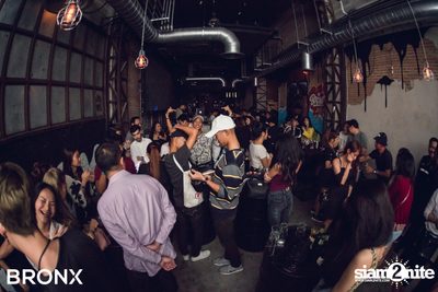 สิงโต นำโชค ที่ บรองซ์ — photo 182