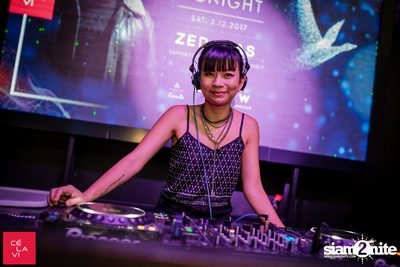 FLY Beyond Tonight กับ Zed Bias ที่ เซ ลา วี — photo 24