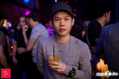 FLY Beyond Tonight กับ Zed Bias ที่ เซ ลา วี — photo 42