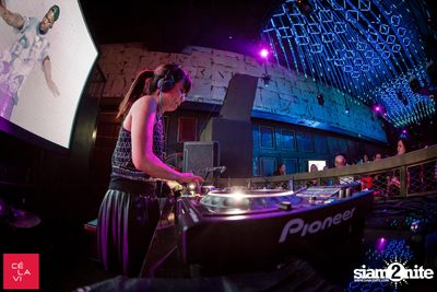 FLY Beyond Tonight กับ Zed Bias ที่ เซ ลา วี — photo 70