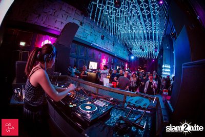 FLY Beyond Tonight กับ Zed Bias ที่ เซ ลา วี — photo 71
