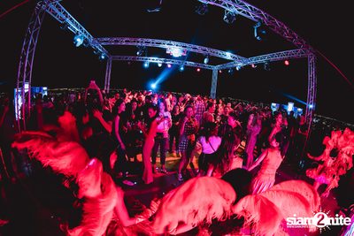 Red Bull: Red Monday Bangkok ที่ Cielo Sky Bar — photo 126
