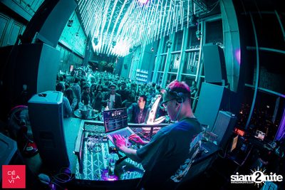 Crush Wednesdays ที่ เซ ลา วี — photo 46
