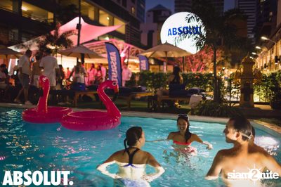 Absolut X Pool Party ที่ บลู แพร็อต — photo 126