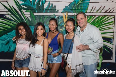 Absolut X Pool Party ที่ บลู แพร็อต — photo 138