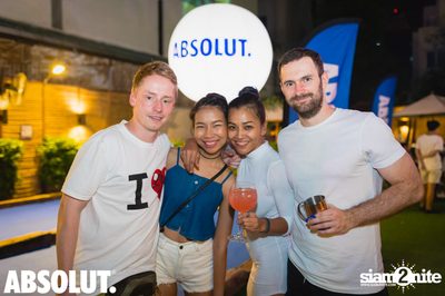 Absolut X Pool Party ที่ บลู แพร็อต — photo 210