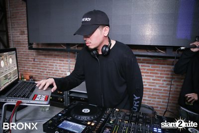 UrboyTJ After Party กับ DJ Tob ที่ บรองซ์ — photo 61