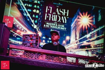 Flash Friday ที่ เซ ลา วี — photo 1