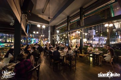 Friday Night at Wine Republic Thonglor — photo 4