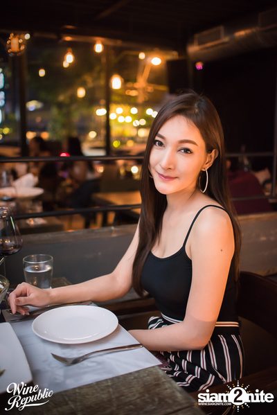 Friday Night at Wine Republic Thonglor — photo 47