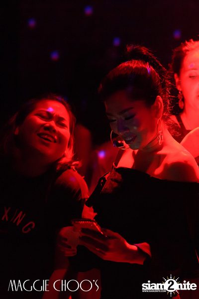 Bad & Boujee Party ที่ แม็กกี้ ชูส์ — photo 7
