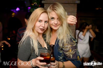 Bad & Boujee Party ที่ แม็กกี้ ชูส์ — photo 17