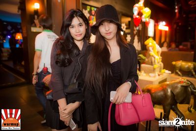 Peck Palitchoke ที่ วอร์ม อัพ คาเฟ่ เชียงใหม่ — photo 18