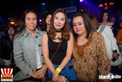 Peck Palitchoke ที่ วอร์ม อัพ คาเฟ่ เชียงใหม่ — photo 23