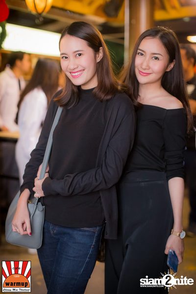 Peck Palitchoke ที่ วอร์ม อัพ คาเฟ่ เชียงใหม่ — photo 34