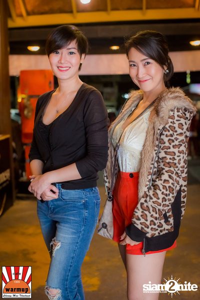 Peck Palitchoke ที่ วอร์ม อัพ คาเฟ่ เชียงใหม่ — photo 47