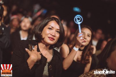 Peck Palitchoke ที่ วอร์ม อัพ คาเฟ่ เชียงใหม่ — photo 77