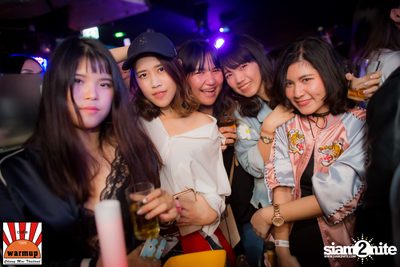 Peck Palitchoke ที่ วอร์ม อัพ คาเฟ่ เชียงใหม่ — photo 115