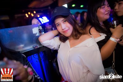 Peck Palitchoke ที่ วอร์ม อัพ คาเฟ่ เชียงใหม่ — photo 116