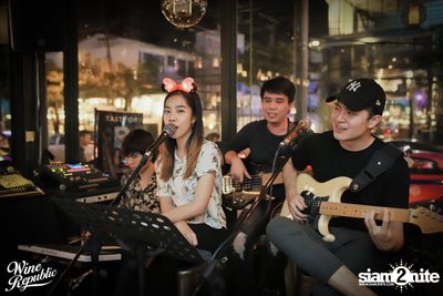 Friday Night at Wine Republic Thonglor — photo 29