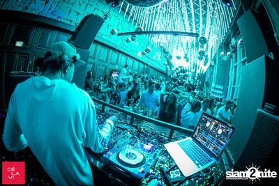 White Winter Ball NYE 2018 เซ ลา วี — photo 98