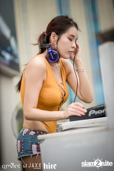 NYE amBar Pool Party ที่ แอมบาร์ — photo 48
