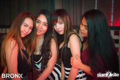 คืนวันเสาร์ ที่ร้าน บรองซ์ — photo 43
